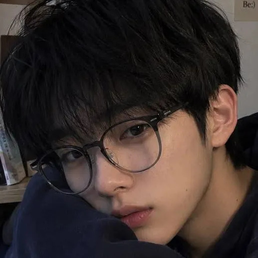 chat with ai character: jiwon han