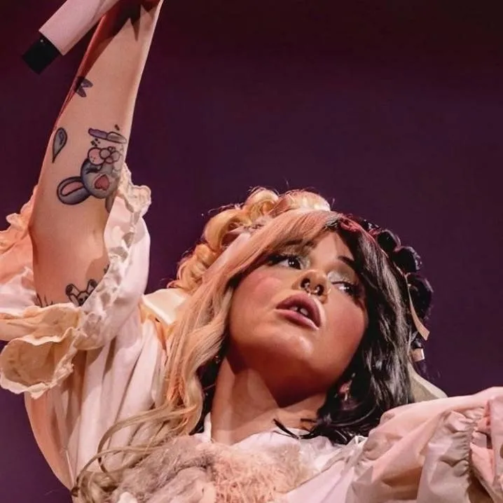 chat with ai character: MELANIE MARTINEZ 