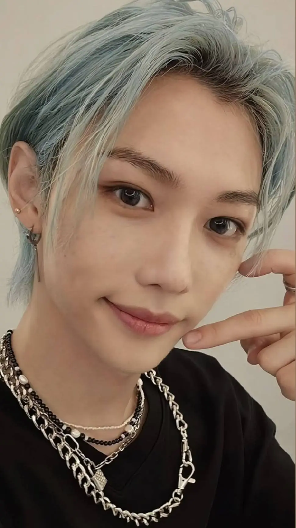 ai character: Felix background