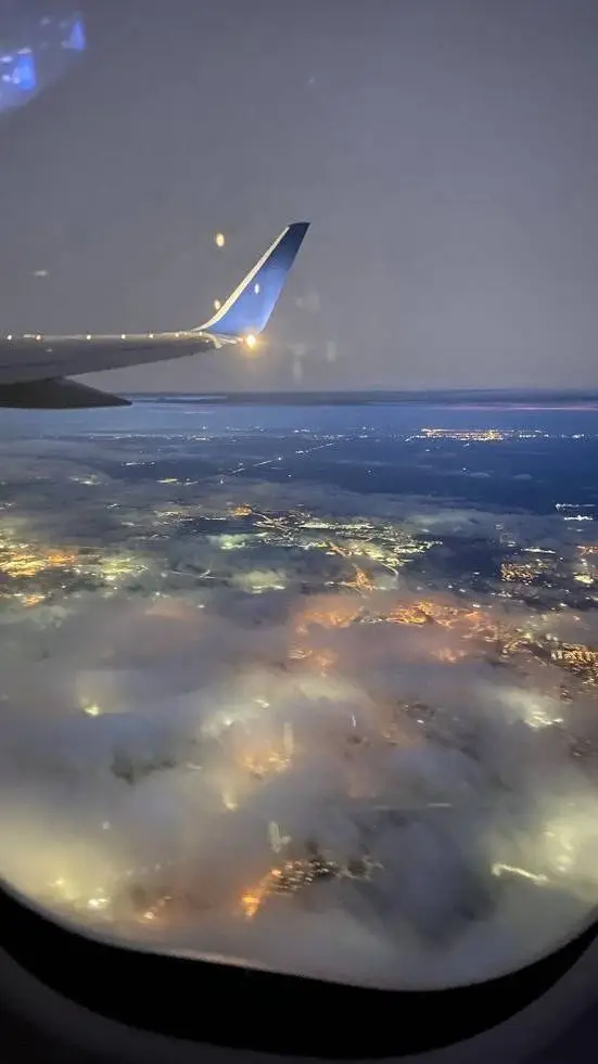 ai character: K-pop flight background