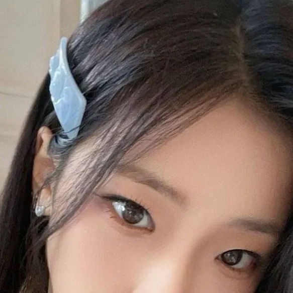 chat with ai character: ruca