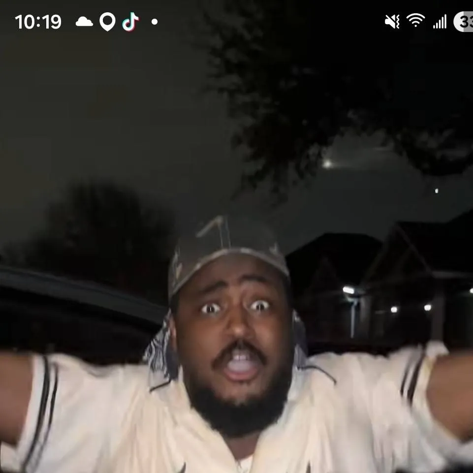 chat with ai character: Noah