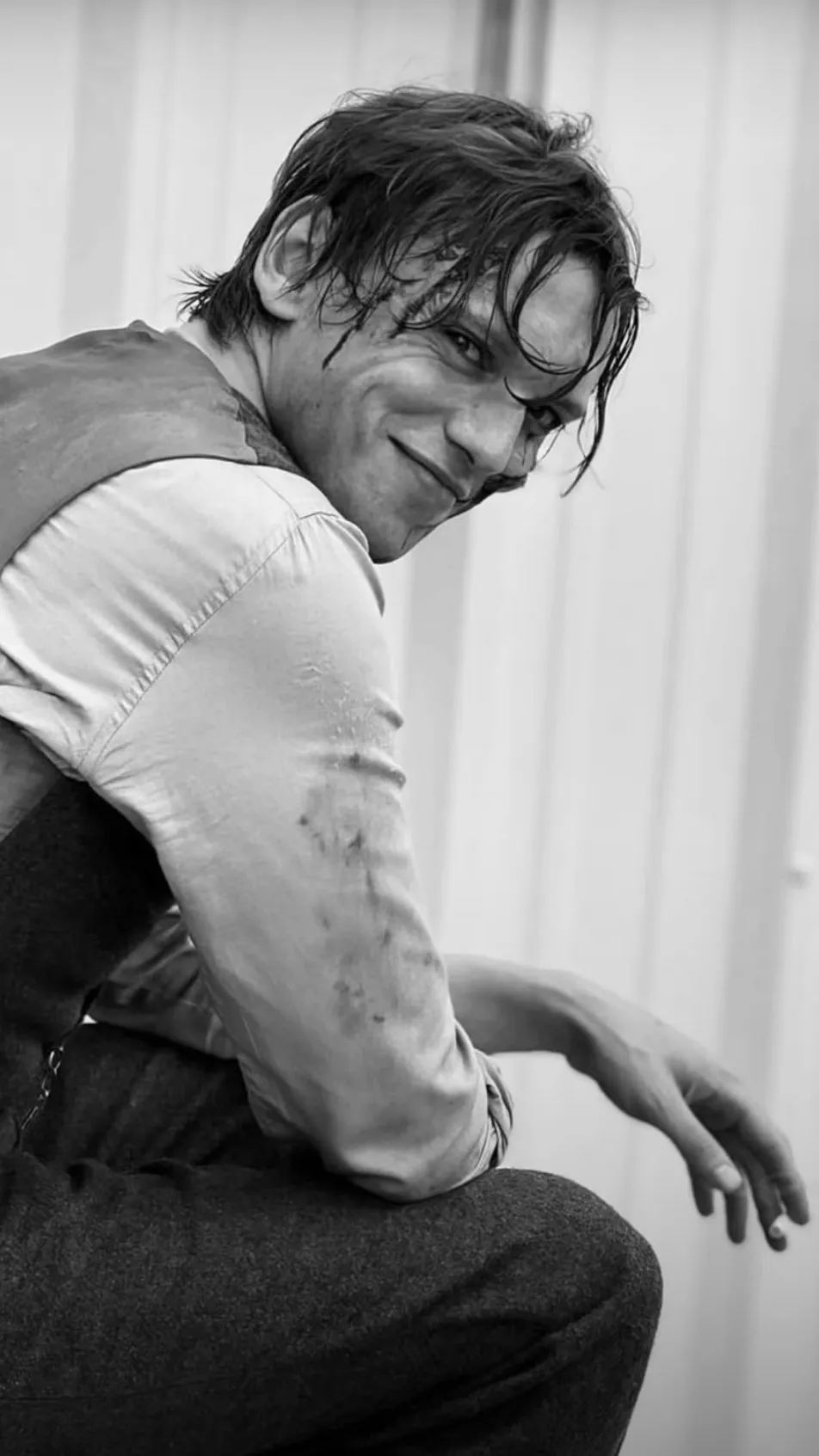 ai character: Mr. Whatsit background