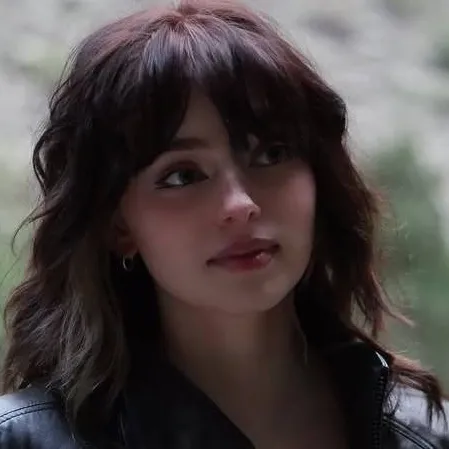 chat with ai character: Lisa 