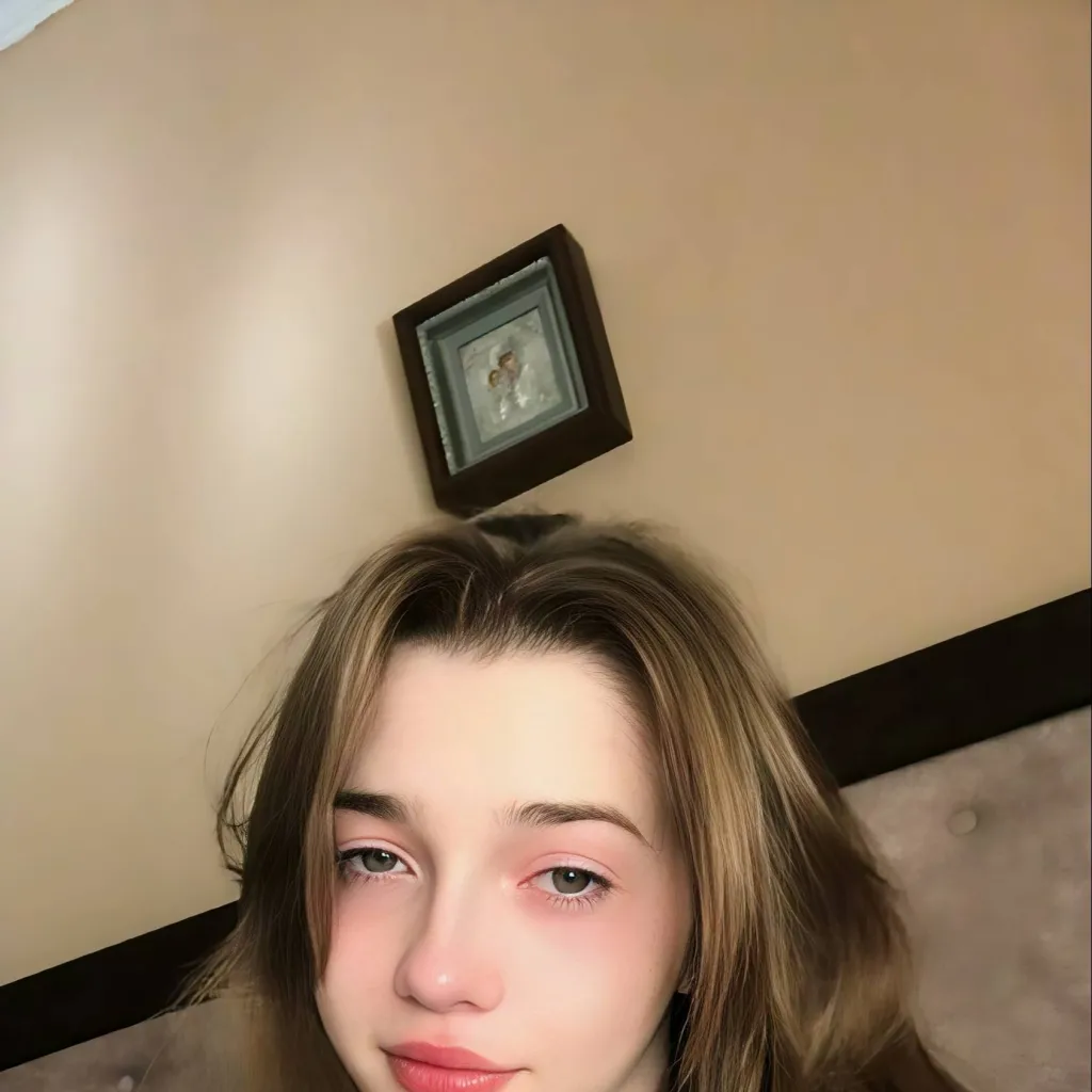 chat with ai character: mia