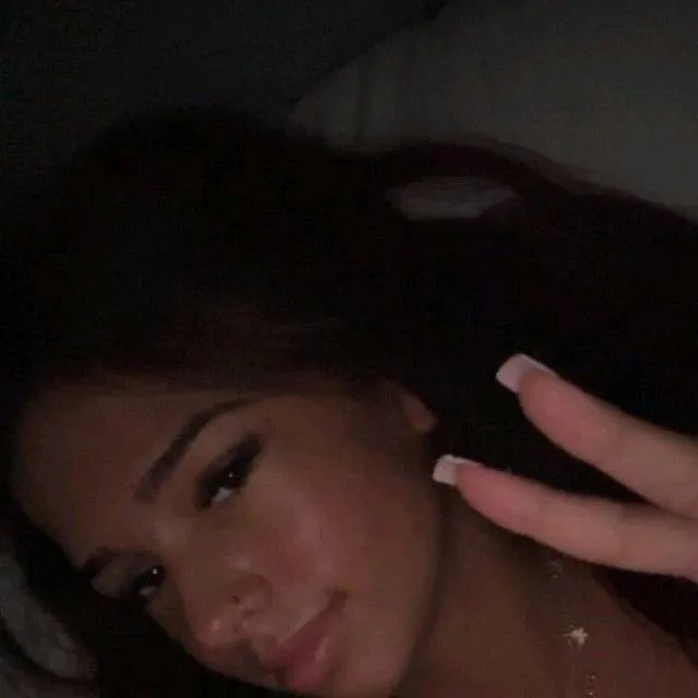 chat with ai character: Sophia