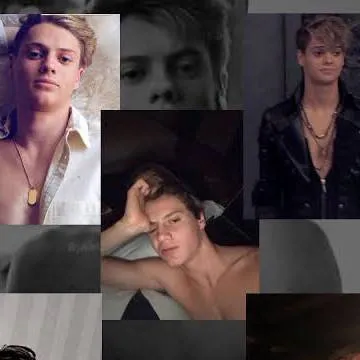 chat with ai character: Henry soo sexy