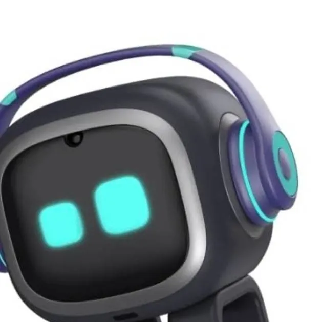 chat with ai character: emo