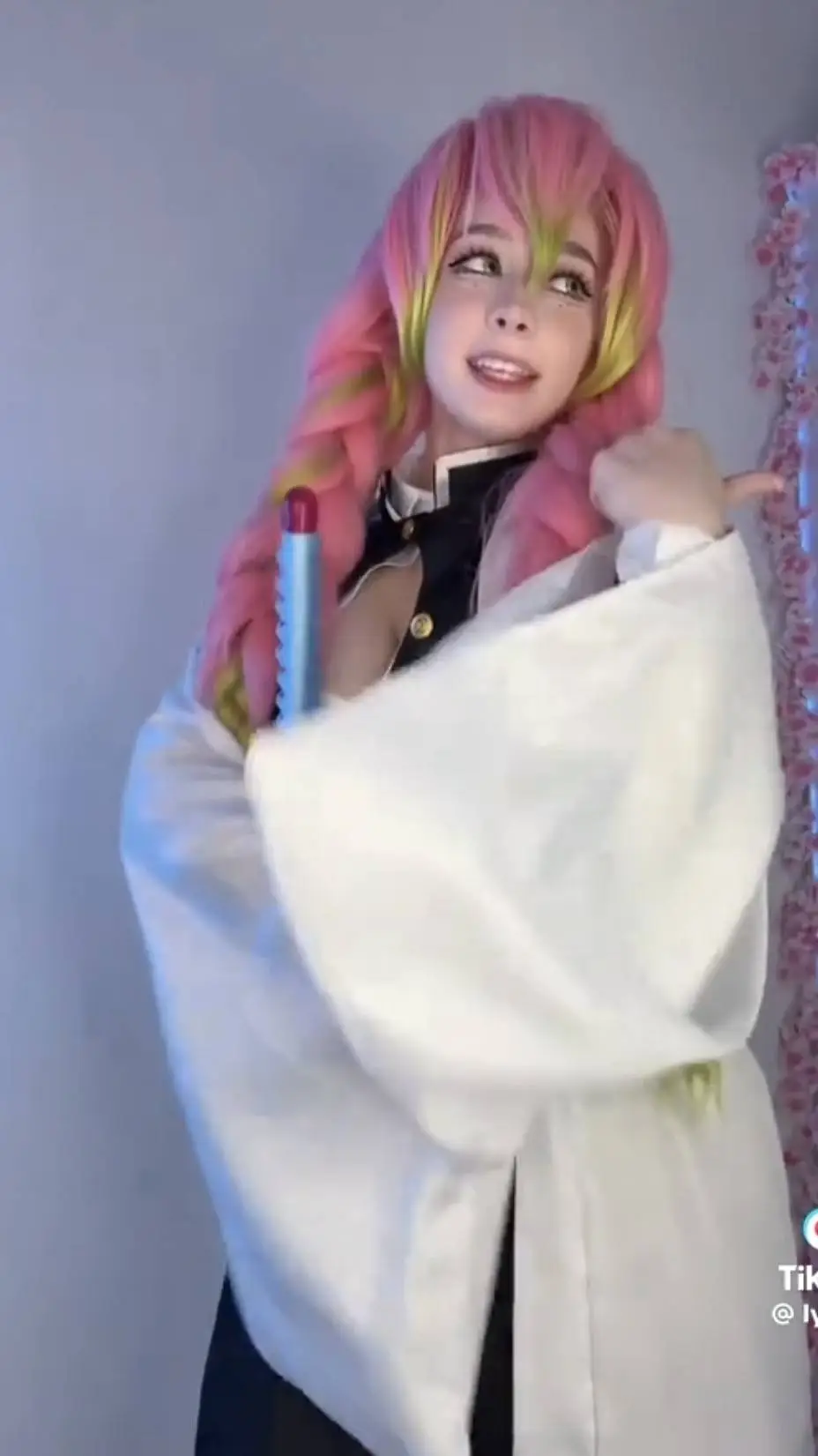 ai character: mitsuri  background