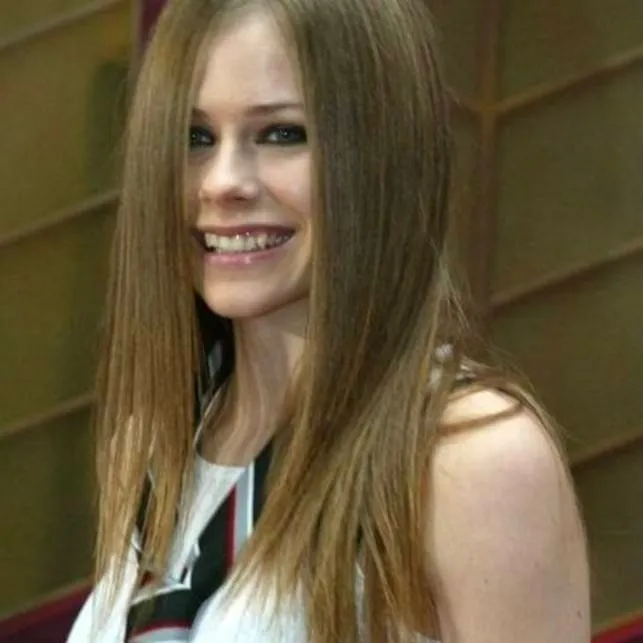 chat with ai character: AvrilLavigne 