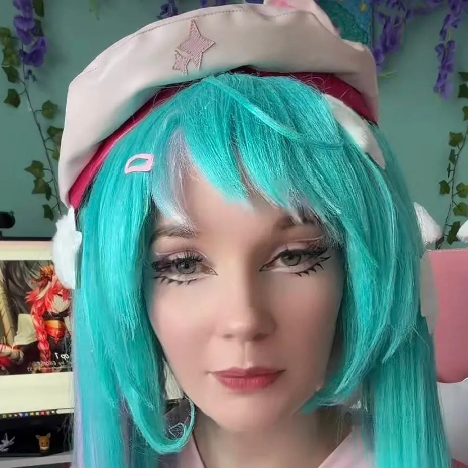 chat with ai character: maomao