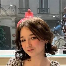 chat with ai character: Satine wallé