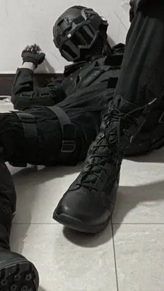 ai character: Артём background