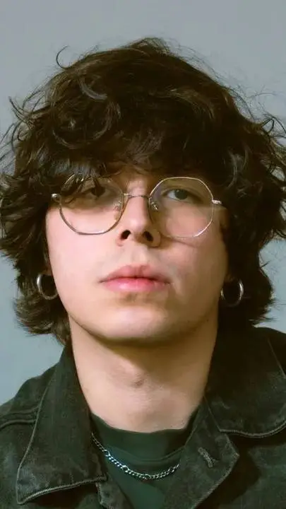 ai character: Esperón background