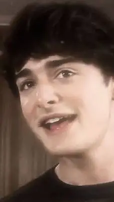 ai character: Noah Schnapp💘 background