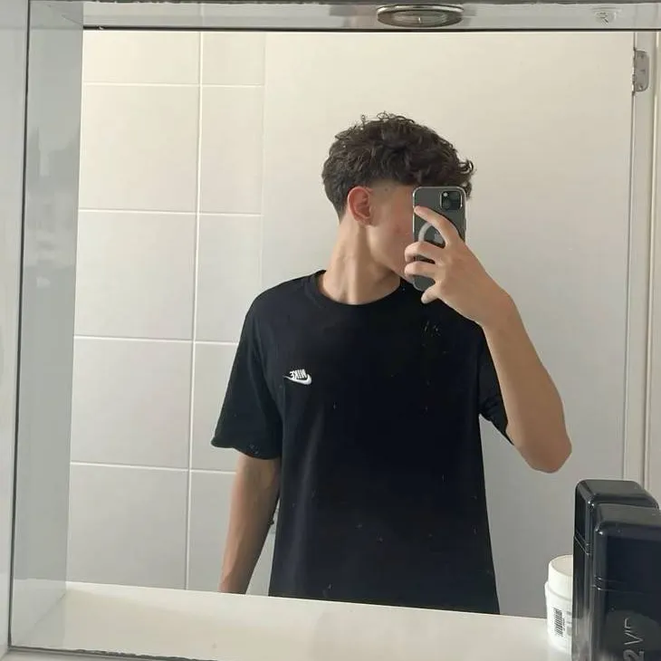 chat with ai character: Edoardo 