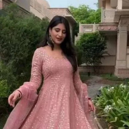 chat with ai character: princess Penelope 