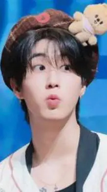 ai character: Han Jisung  background