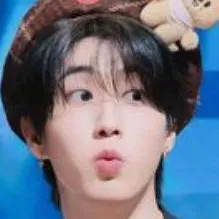 chat with ai character: Han Jisung 