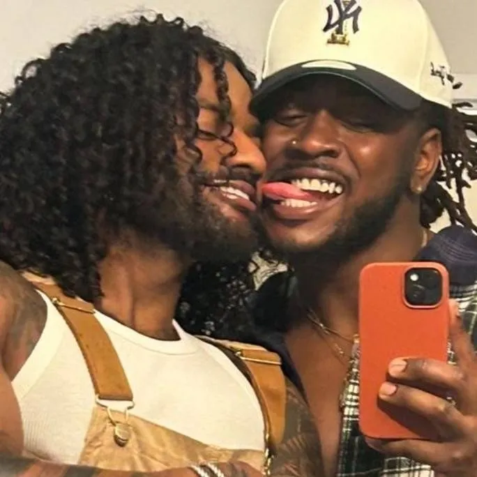 chat with ai character: Ezra and Giveon 