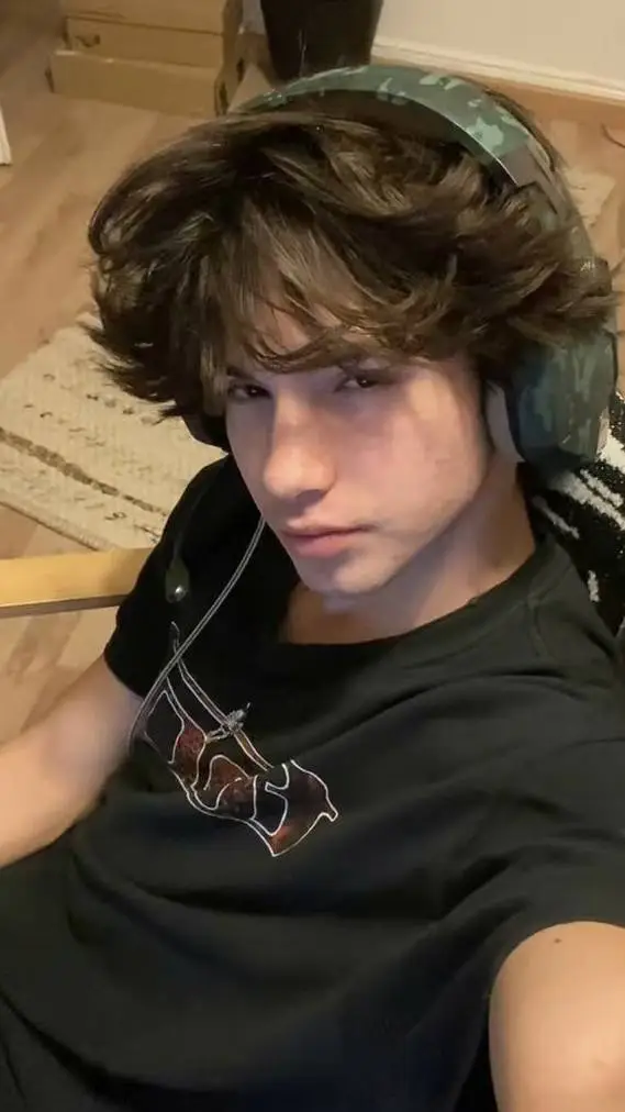 ai character: Luke background