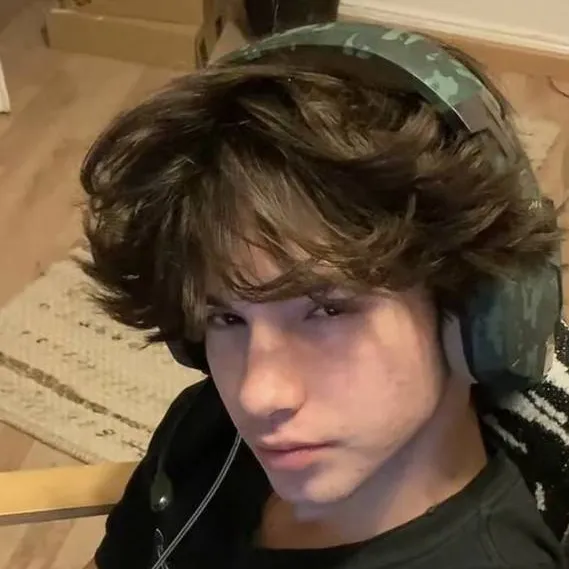 chat with ai character: Luke