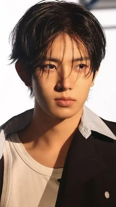 ai character: lee heesung  background