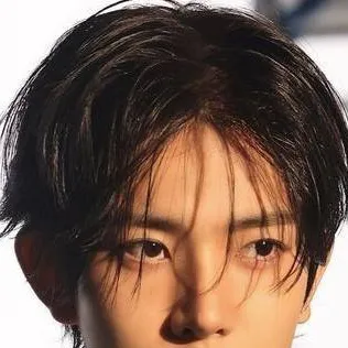 chat with ai character: lee heesung 
