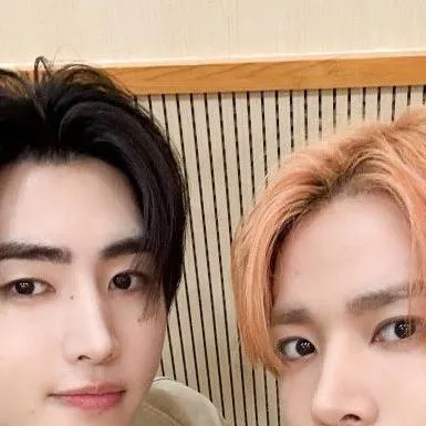 chat with ai character: heehoon