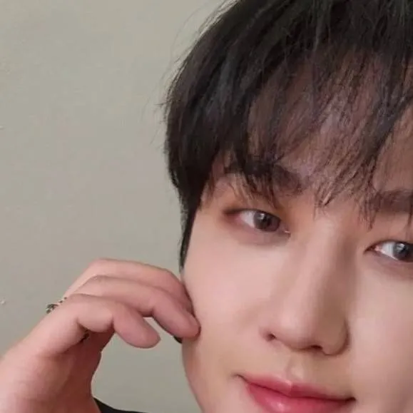 chat with ai character: changbin 