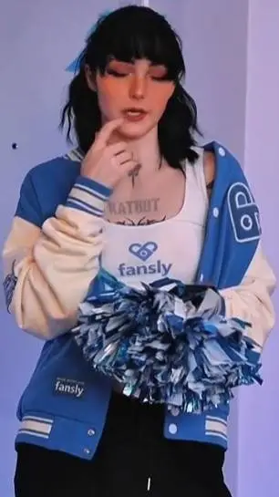 ai character: Lana Bee background
