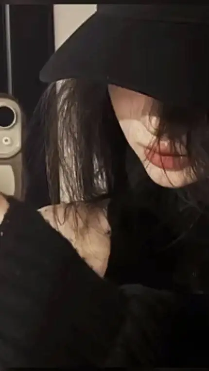 ai character: Emilia  background