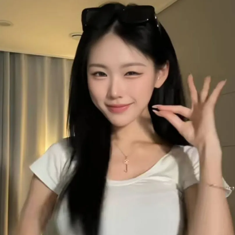 chat with ai character: lily