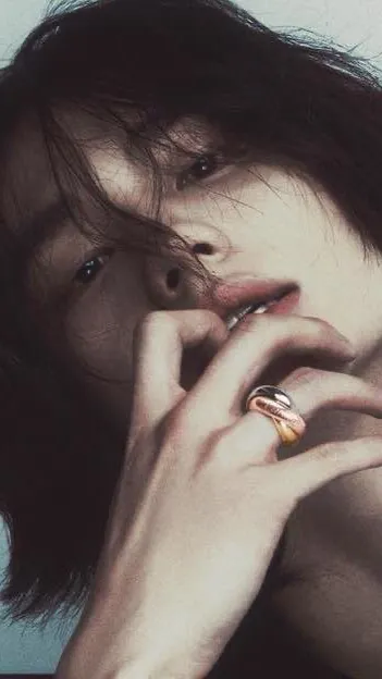 ai character: Hyunjin .☕️ background