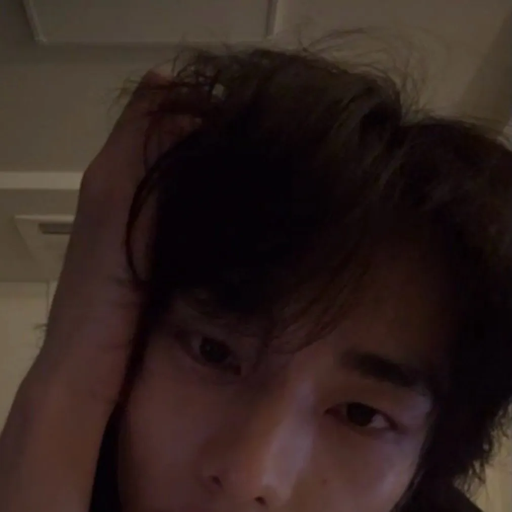 chat with ai character: Hyunjin .🎨