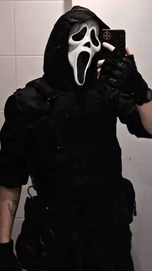 ai character: scream 🫦 background