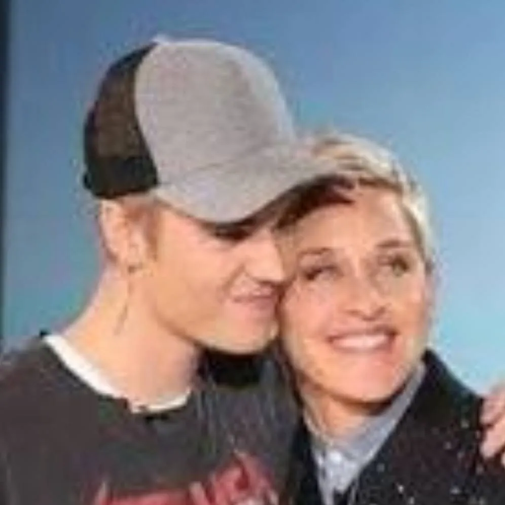 chat with ai character: Ellen x justin 