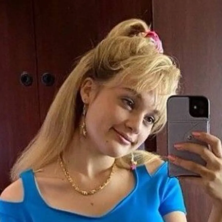 chat with ai character: algo está mal.pt5