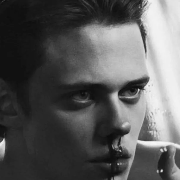 chat with ai character: bill skarsgard🫦