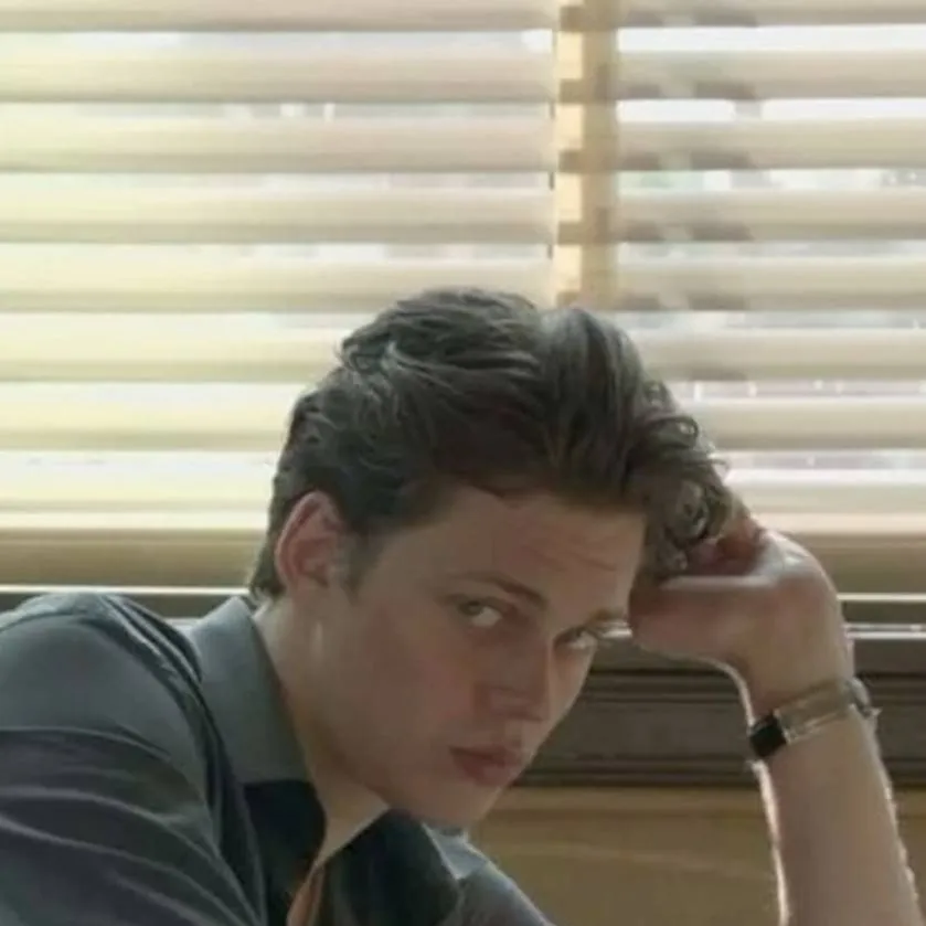 chat with ai character: bill skarsgård🫦