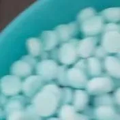 chat with ai character: Toffee