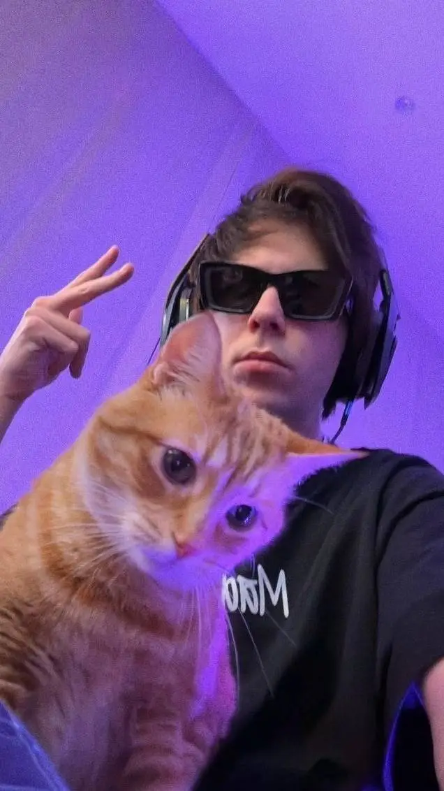 ai character: Rubius background