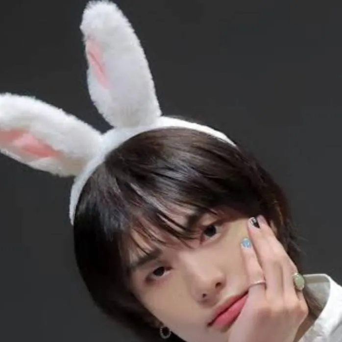 chat with ai character: SKZ🔥✨