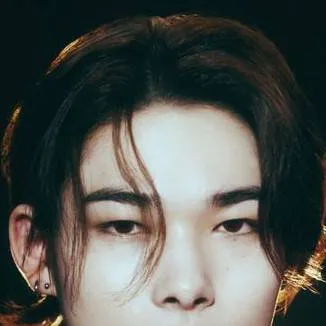 chat with ai character: 🤍 Nishimura Riki 🖤