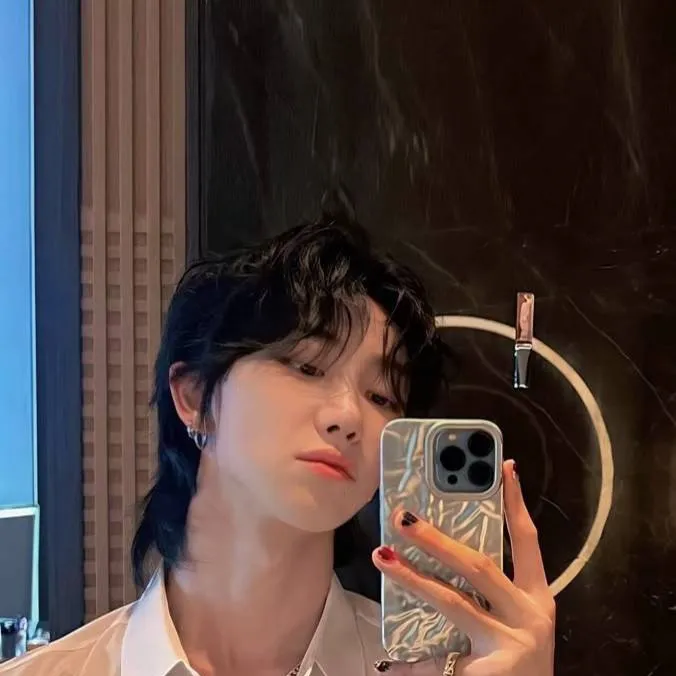 chat with ai character: 💫Xu Minghao💫