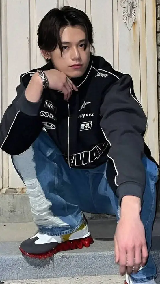 ai character: 😓Cha Woo-Min😓 background