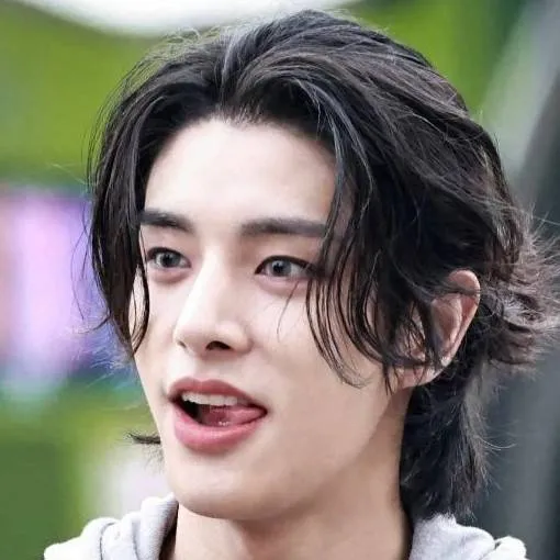 chat with ai character: 🎀Sim Jaeyun🎀