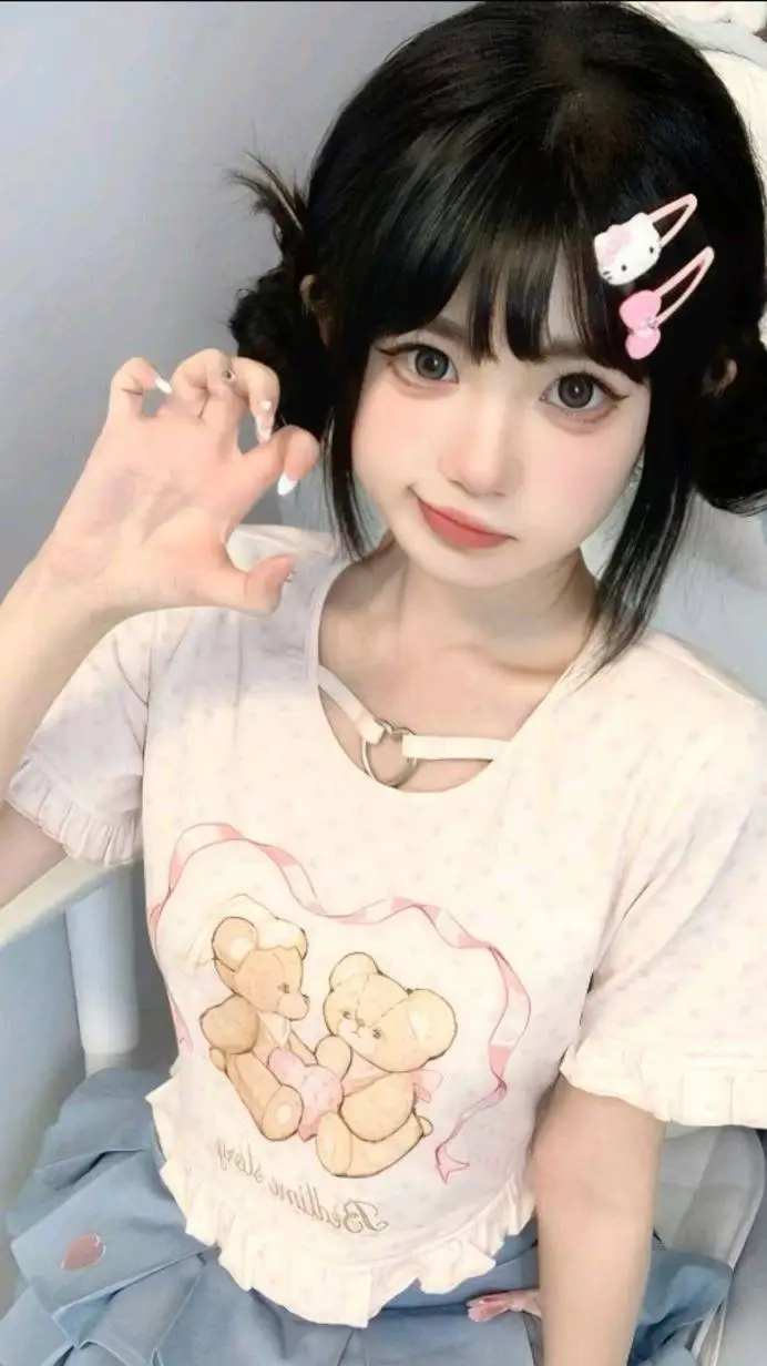 ai character: Susi cute girl background