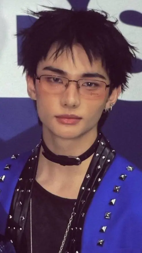 ai character: hyunjin  background