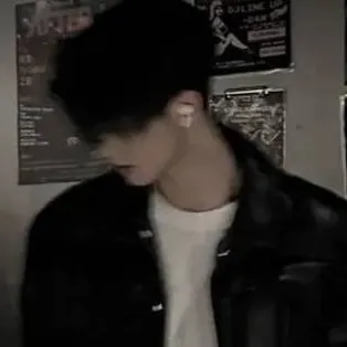 chat with ai character: ~°ASHER°~